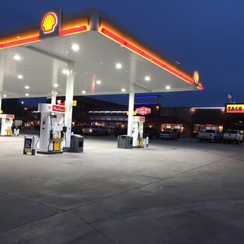 Duke's Mount Vernon - Gas pumps - Convenience Stores Near Me - Mount Vernon, Texas