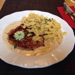 Wirthaus Paradies - Tagesgericht schweinerückensteak mit Pfifferlingrahmsoße und Salat- Salat war besonders gut