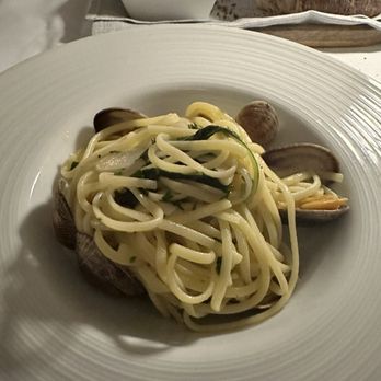 Dopo Argento - Linguine Con Vongole - Italian Near Me - Southampton, New York Dopo Argento - Linguine Con Vongole - Italian Near Me - Southampton, New York