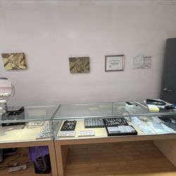 Ideal Cut Jewelers - Inside