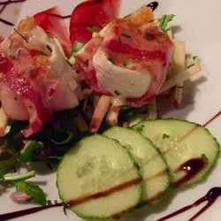 Flor del Drago - Gebratener Ziegenkäse auf Salat. Super leckere Vorspeise.