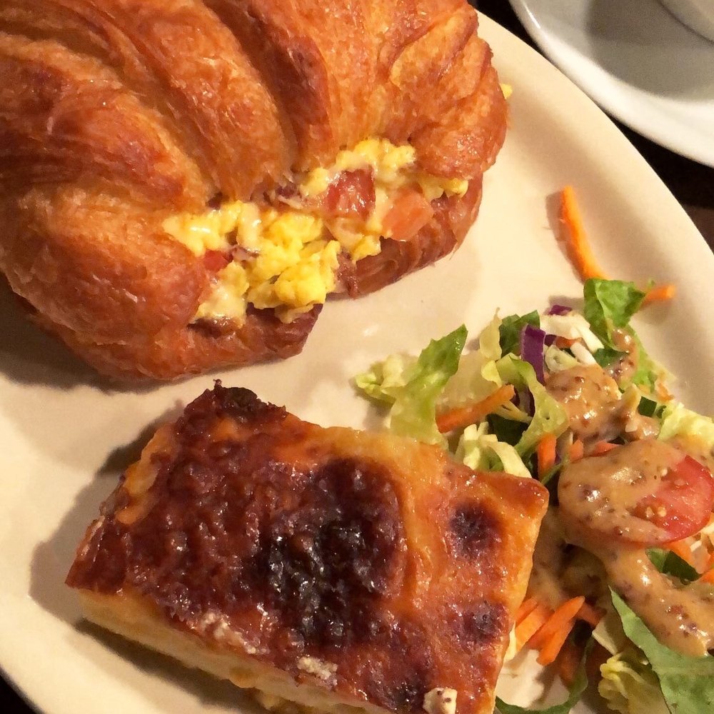 Le Coffee Shop - Breakfast sandwich with bacon and tomatoes - Breakfast & Brunch Near Me - Temecula, California Le Coffee Shop - Breakfast sandwich with bacon and tomatoes - Breakfast & Brunch Near Me - Temecula, California