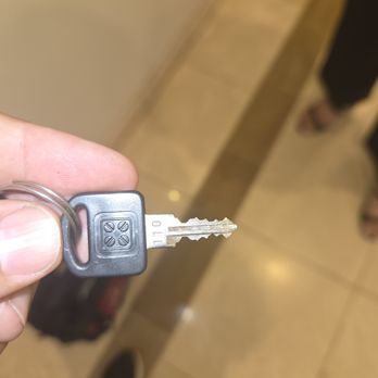 Paradise Locksmith - Store display lock and key replacement in Ko olina Kapolei - Keys & Locksmiths Near Me Paradise Locksmith - Store display lock and key replacement in Ko olina Kapolei - Keys & Locksmiths Near Me