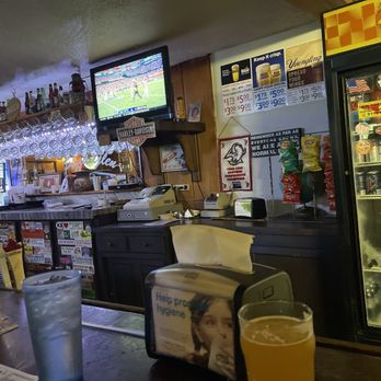 Pizza Glen - View sitting at bar - Pizza Near Me Pizza Glen - View sitting at bar - Pizza Near Me