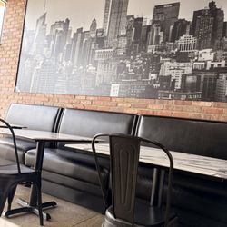 New York Pizza Pie - Decor