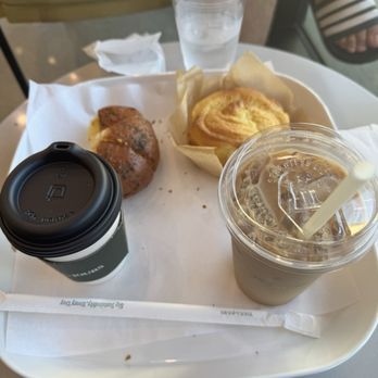 Tous Les Jours - Cafe lattes, water, pastries - Bakeries Near Me - La Habra, California