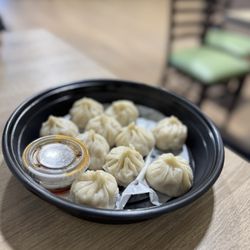 Mom Wong Kitchen - Juicy pork dumplings