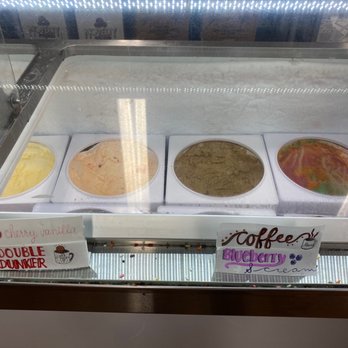 Maureen's Ice Cream & Desserts - Ice cream - Ice Cream & Frozen Yogurt Near Me - Bethany Beach, Delaware Maureen's Ice Cream & Desserts - Ice cream - Ice Cream & Frozen Yogurt Near Me - Bethany Beach, Delaware