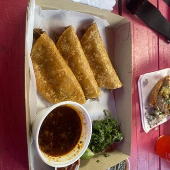 El Camino SA - Queso Birria Plate - Food Trucks Near Me - San Antonio, Texas