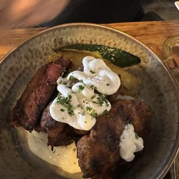 Cka Ka Qellu - Bronx - Mixed grill platter of sausages with a yogurt cream and vegetables - Modern European Near Me - Bronx, New York
