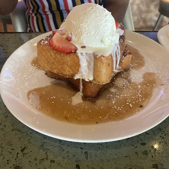 Moxies - French toasts - Cocktail Bars Near Me - Houston, Texas