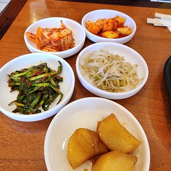 Cho Dang Restaurant - The banchan - Korean Near Me - Honolulu, Hawaii