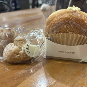 Tous Les Jours - Mini cream puff and vanilla donut - Coffee & Tea Near Me - Irvine, California Tous Les Jours - Mini cream puff and vanilla donut - Coffee & Tea Near Me - Irvine, California