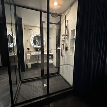 Hotel EMC2, Autograph Collection - Shower and bathroom - Hotels Near Me - Chicago, Illinois