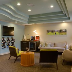 615 Smile Design Studio - Our comfortable and relaxing waiting area.