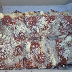 Carlinis Pizza Shop - 6 slices with pepperoni