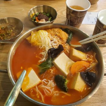 Mala Town - 1.5 Lb. Tomato Flavored Broth Vegan - Hot Pot Near Me - Edison, New Jersey