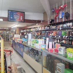 Mug's Liquor - Inside