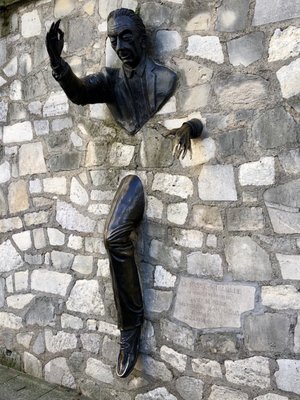 Le Passe-Muraille by null