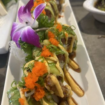 Kuma Sushi - Soft shell crab roll! - Sushi Bars Near Me - Bakersfield, California Kuma Sushi - Soft shell crab roll! - Sushi Bars Near Me - Bakersfield, California