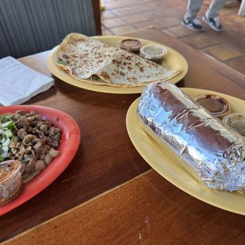 Super Cucas Restaurant - Mexican Near Me - Santa Barbara, California