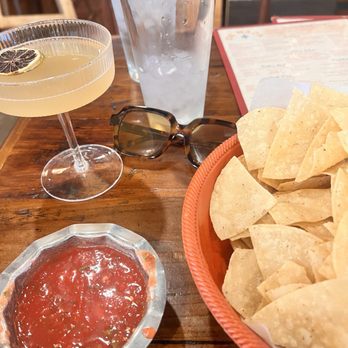 De Nada - Spicy gimlet Chips & Salsa - Mexican Near Me - Birmingham, Alabama De Nada - Spicy gimlet Chips & Salsa - Mexican Near Me - Birmingham, Alabama