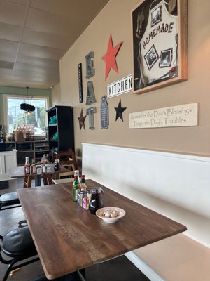 Arnie's Cafe by null