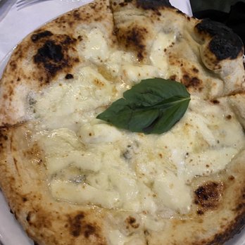 Fratelli La Bufala - Quattro Formaggi - Pizza Near Me - Miami Beach, Florida
