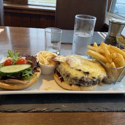 Tucker's Inn - Venison burger