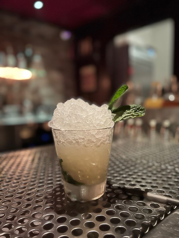 THE VARNISH Updated August 2024 567 Photos & 1245 Reviews 118 E 6th St, Los Angeles