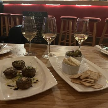 Etcetera Wine Bar - Stuffed Mushrooms (Vegan), Marinated Olives, Hummus Platter - Wine Bars Near Me - San Francisco, California Etcetera Wine Bar - Stuffed Mushrooms (Vegan), Marinated Olives, Hummus Platter - Wine Bars Near Me - San Francisco, California