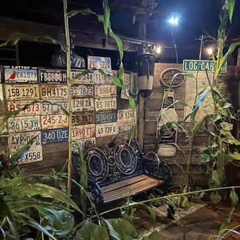 The Log Cabin - Pubs Near Me - Des Plaines, Illinois