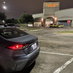 Gold's Gym - Austin Hester's Crossing