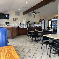 Los Magueyes Taqueria - Inside