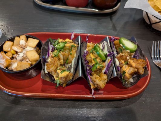 Lucha Cantina by null