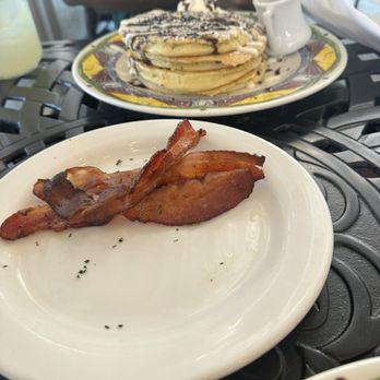 Miss Shirley's Cafe, Inner Harbor - Oreo pancakes and bacon - Breakfast & Brunch Near Me - Baltimore, Maryland