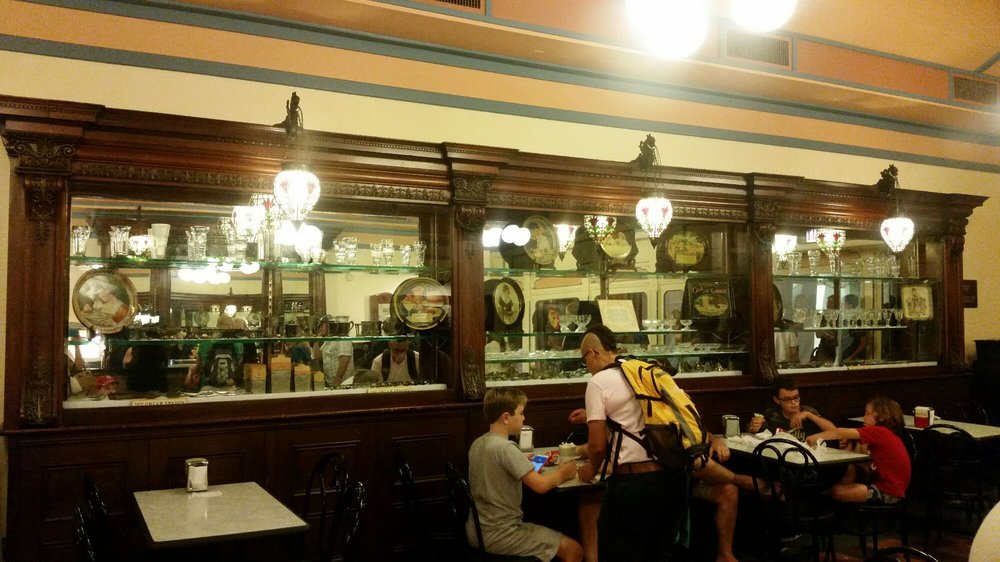 Finnigan's Ice Cream Parlor, Chicago Roadtrippers