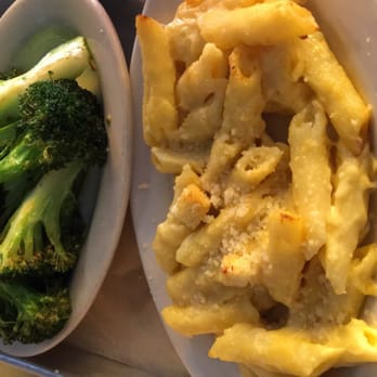 Lincoln Station - Mac and cheese and fries broccoli - Coffee & Tea Near Me - Brooklyn, New York