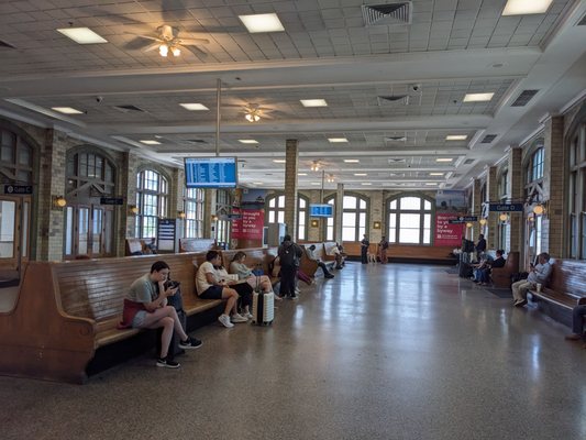 Penn Station-Baltimore by null