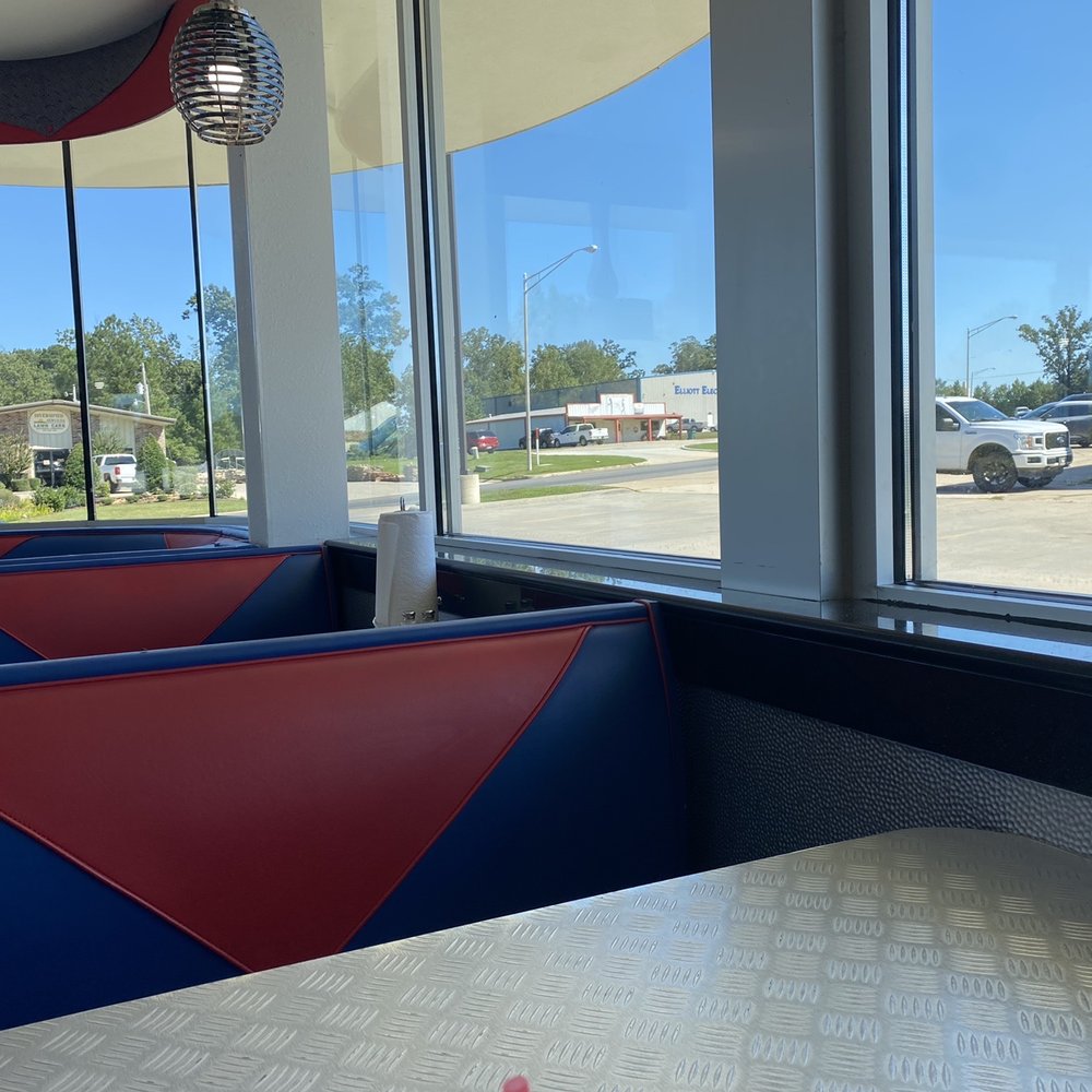 Flying Burger - a view of the outside of the restaurant - Burgers Near Me - El Dorado, Arkansas Flying Burger - a view of the outside of the restaurant - Burgers Near Me - El Dorado, Arkansas