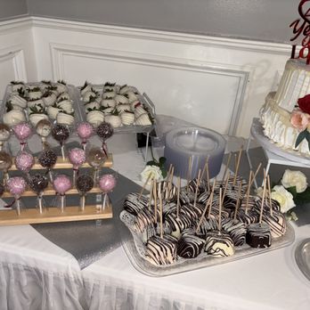 Vallarta Supermarkets - Chocolate covered strawberries & marshmallows - Grocery Near Me - Whittier, California Vallarta Supermarkets - Chocolate covered strawberries & marshmallows - Grocery Near Me - Whittier, California