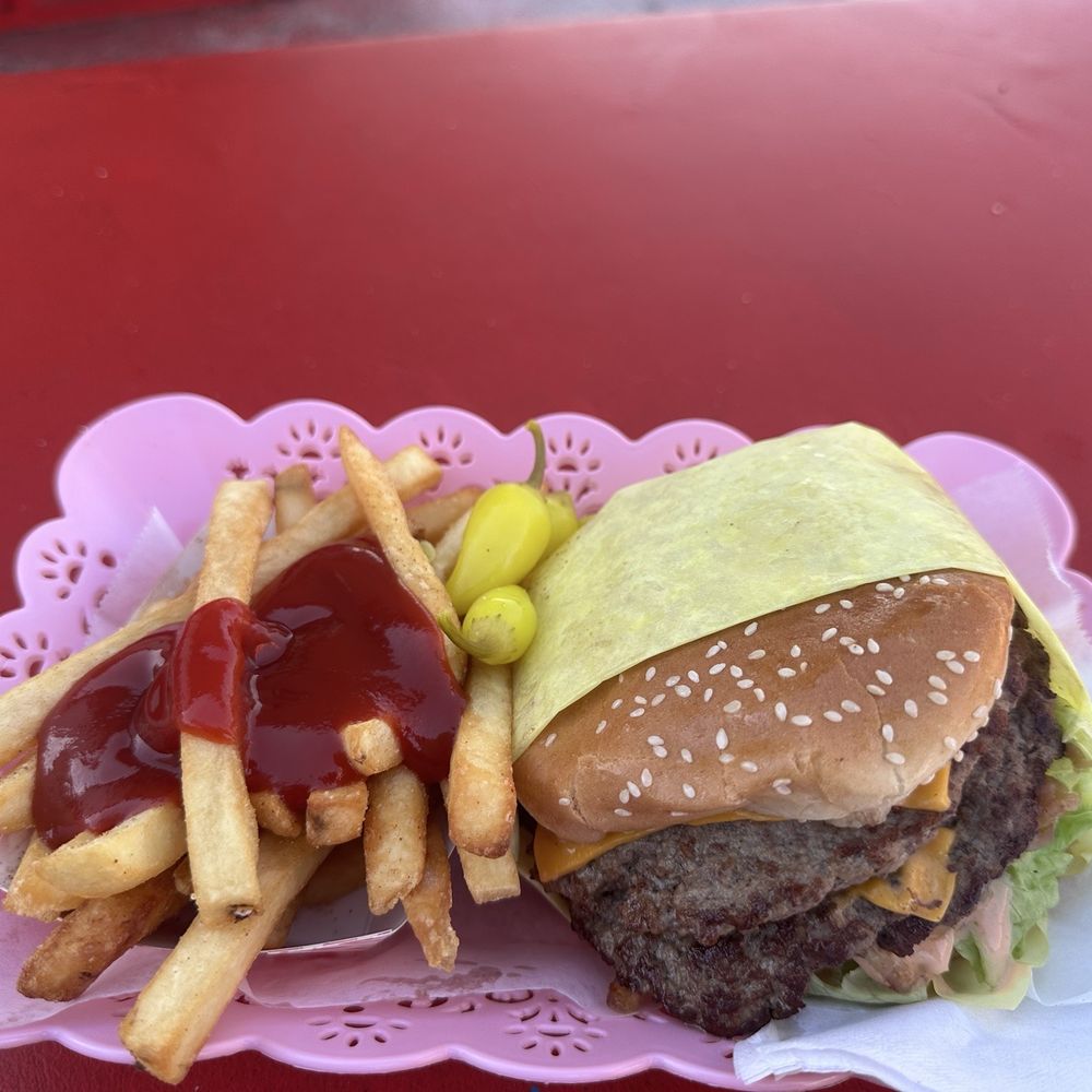 Dave's Burgers - Great burgers and fries - Burgers Near Me - Long Beach, California Dave's Burgers - Great burgers and fries - Burgers Near Me - Long Beach, California