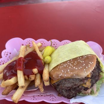 Dave's Burgers - Great burgers and fries - Burgers Near Me - Long Beach, California