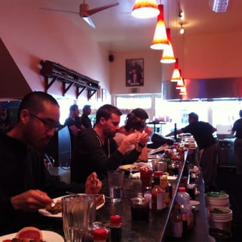 Mo's Grill - Breakfast on a Saturday morning. It's getting crowded. - Burgers Near Me - San Francisco, California Mo's Grill - Breakfast on a Saturday morning. It's getting crowded. - Burgers Near Me - San Francisco, California