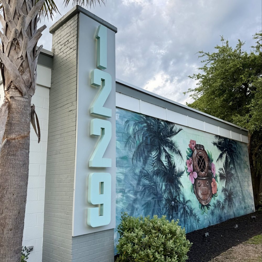 1229 Shine - Seafood Near Me - Myrtle Beach, South Carolina 1229 Shine - Seafood Near Me - Myrtle Beach, South Carolina