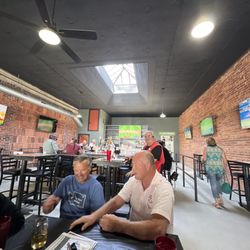 Andie's Sandwiches & Sports - Ambiance