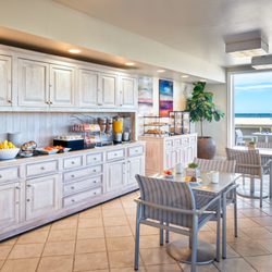 Beach House Hotel Hermosa Beach - Strand Cafe for Complimentary Continental Breakfast