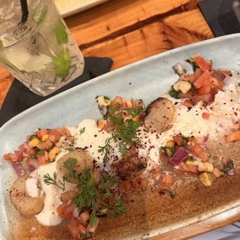 En Familia - U-10 Scallop Plate - Mexican Near Me - Anaheim, California