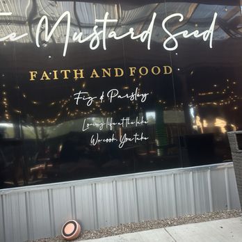 Fig's Backyard - Inside - Grocery Near Me - Tool, Texas