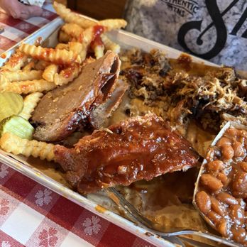 Bennett's Pit Bar-B-Que - Texan Sampler - Barbeque Near Me - Gatlinburg, Tennessee